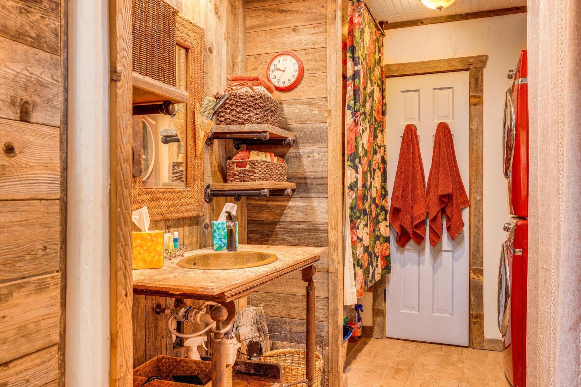 Pet-Friendly Wimberley Cabin With Fire Pit And Hot Tub Exterior foto