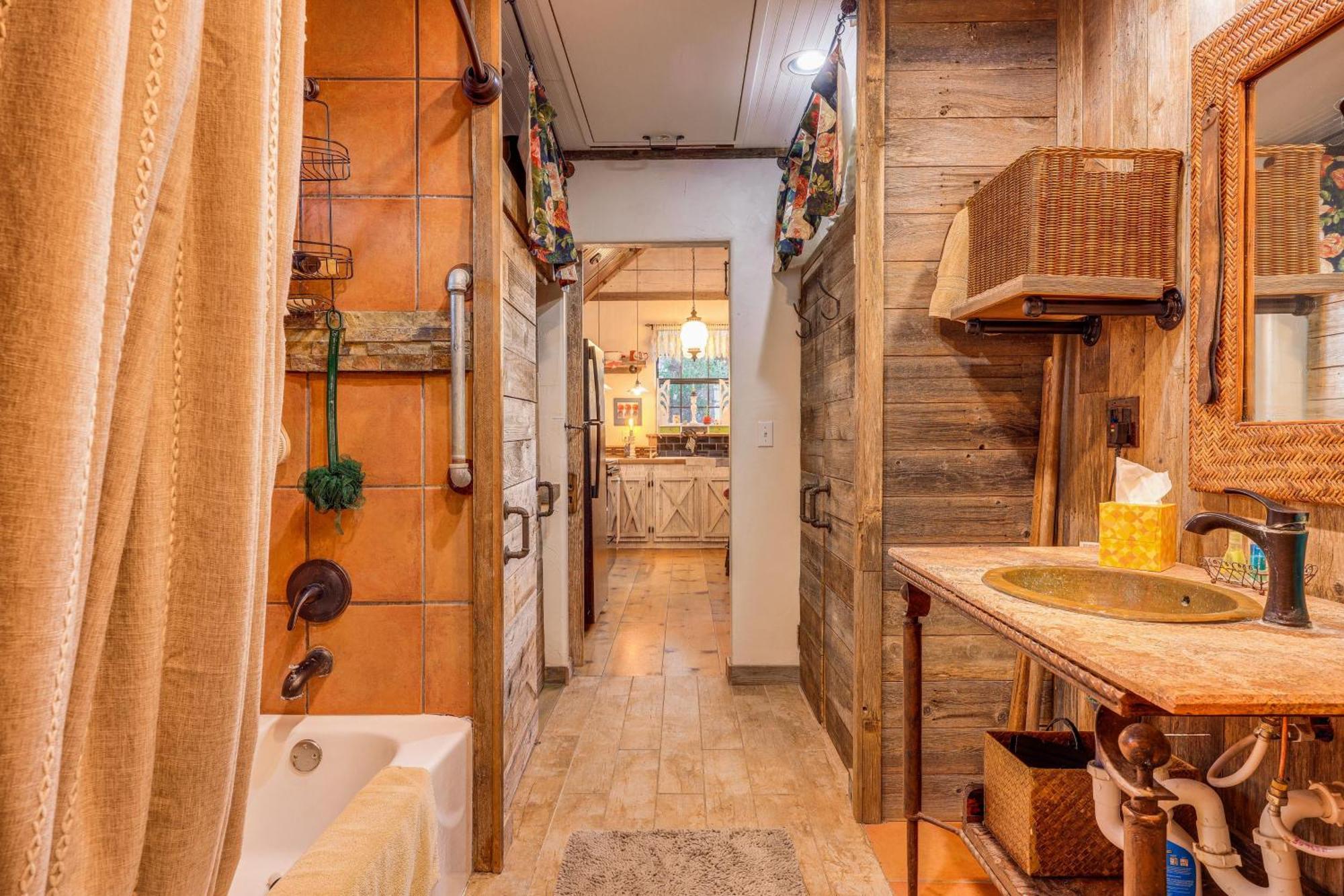Pet-Friendly Wimberley Cabin With Fire Pit And Hot Tub Exterior foto